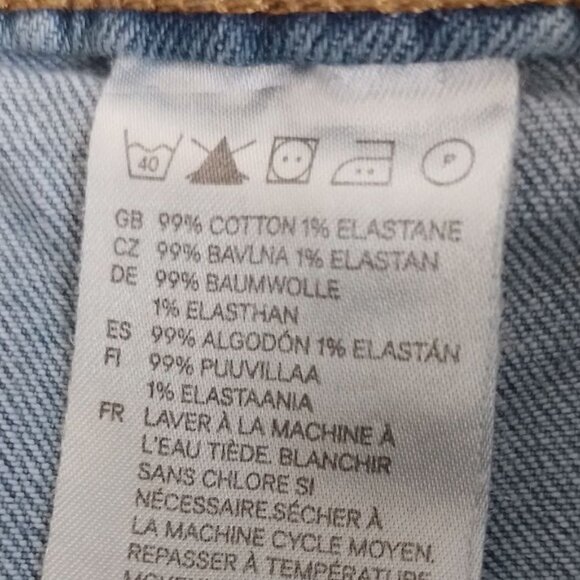 🎀 High-Waisted Denim Shorts 🎀 - Picture 5 of 5